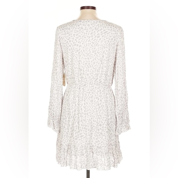 Altar’d State NWT Wrap Dress White & Gray Animal Print, Ruffle Hem Long Sleeve L - Picture 2 of 5